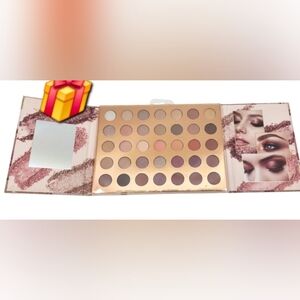 ELLEN TRACY Eyeshadow Palette with Mirror - Multiple Shades